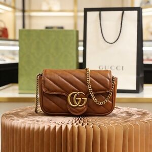 <AUTHENTIC>Gucci Classic Quilted Leather Crossbody Bag in Black